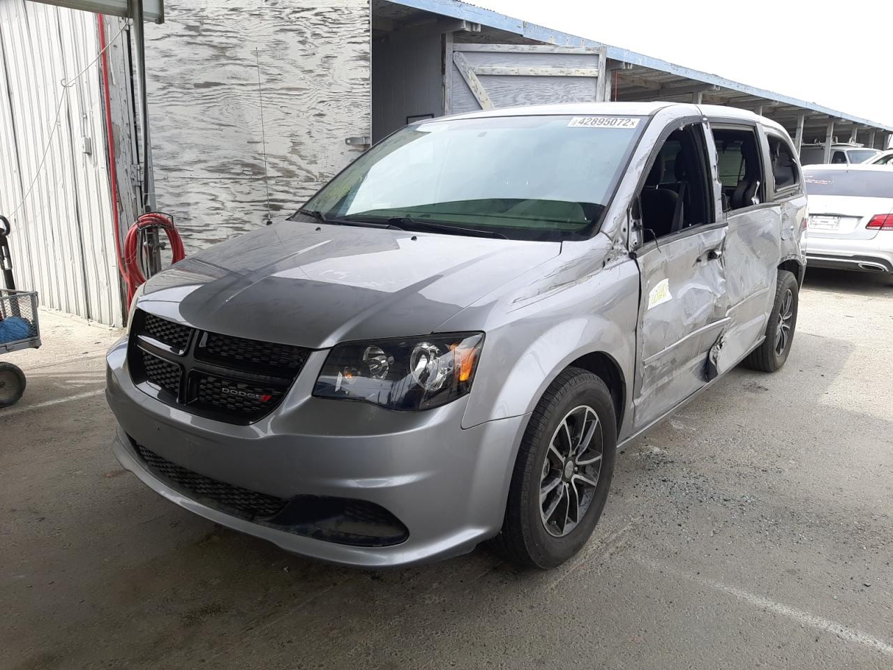 Photo 2 from auction – 2016 DODGE GRAND CARA with VIN 2C4RDGBG2GR347666