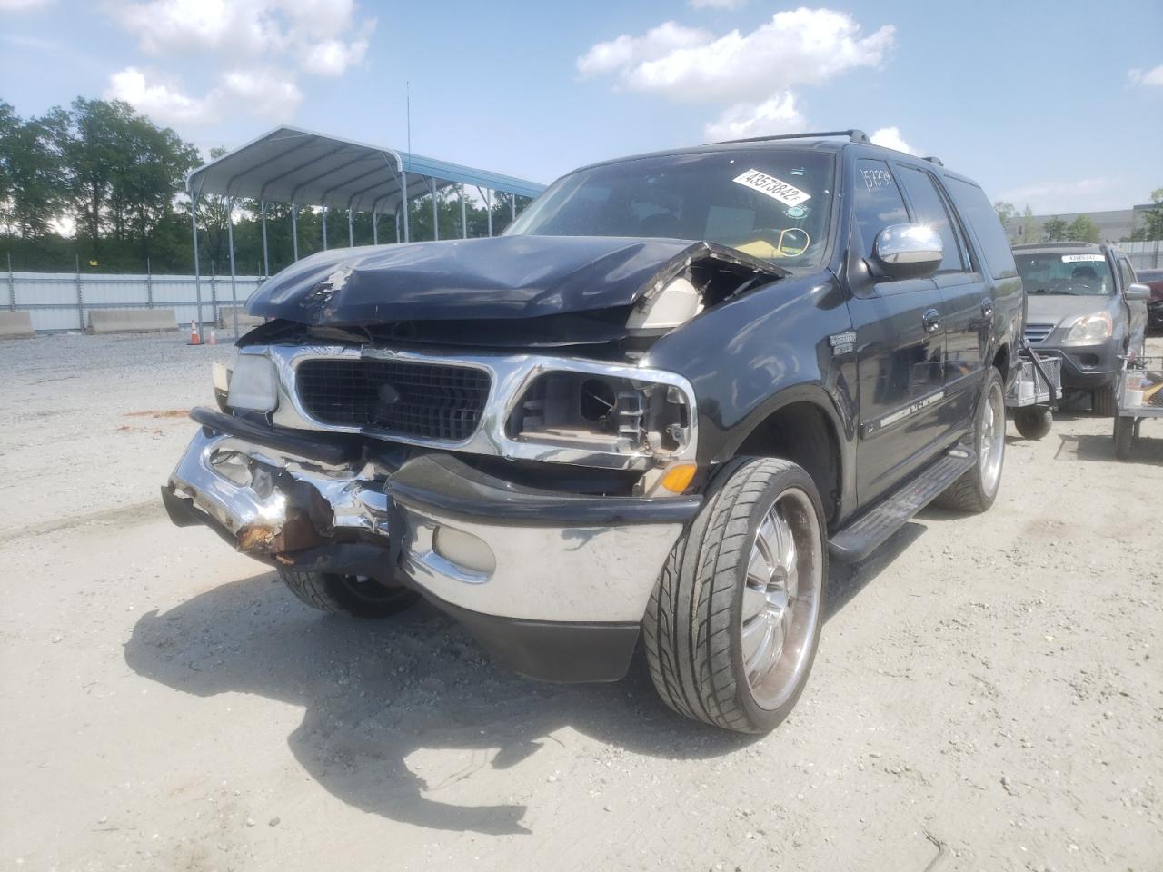 Photo 2 from auction – 1998 FORD EXPEDITION with VIN 1FMRU18W9WLA88799