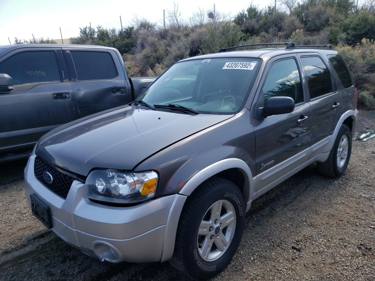 Photo 2 from auction – 2005 FORD ESCAPE HEV with VIN 1FMCU96H15KD30126
