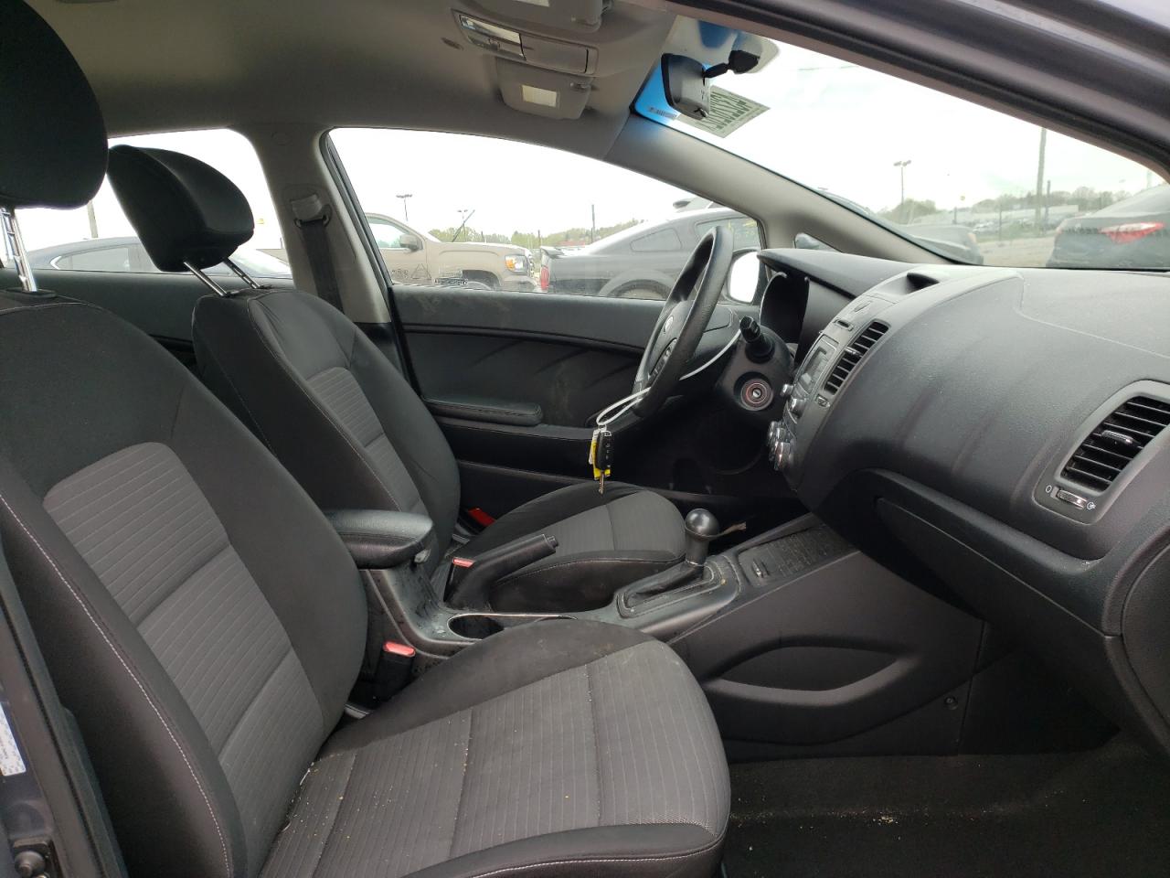 Photo 5 from auction – 2014 KIA FORTE LX with VIN KNAFX4A68E5060275