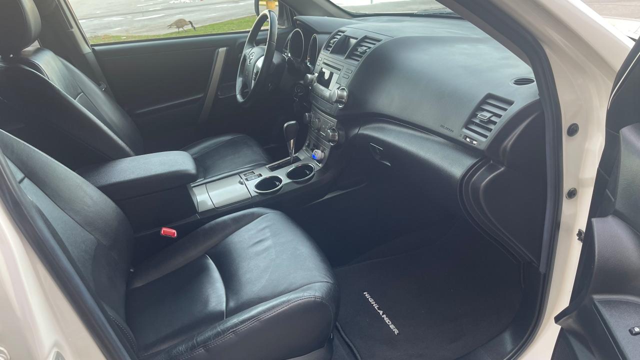 Photo 5 from auction – 2012 TOYOTA HIGHLANDER with VIN 5TDBK3EH6CS151056