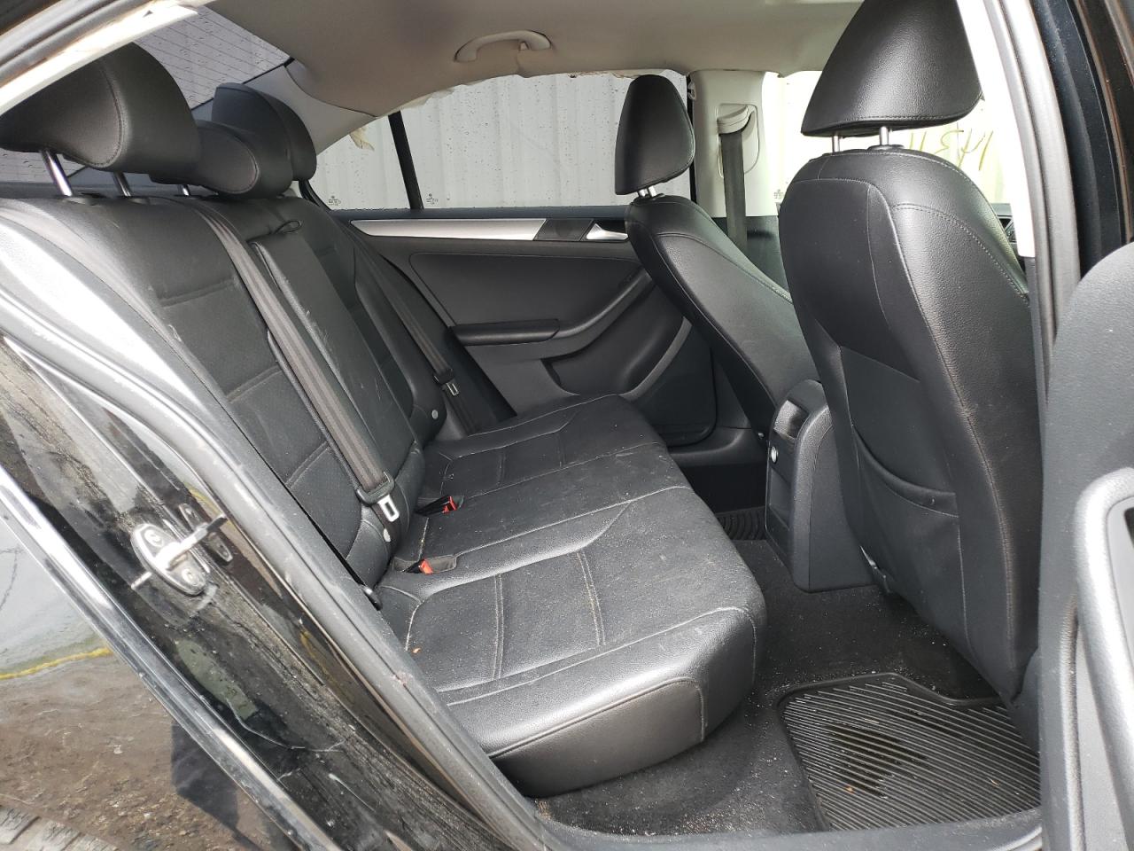 Photo 6 from auction – 2015 VOLKSWAGEN JETTA SE with VIN 3VWD07AJ2FM357040