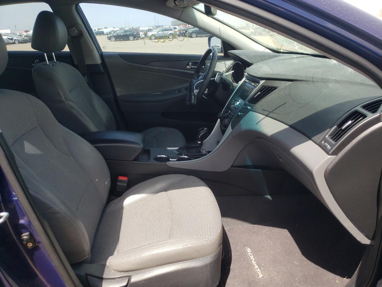 Photo 5 from auction – 2011 HYUNDAI SONATA SE with VIN 5NPEC4AB2BH214109
