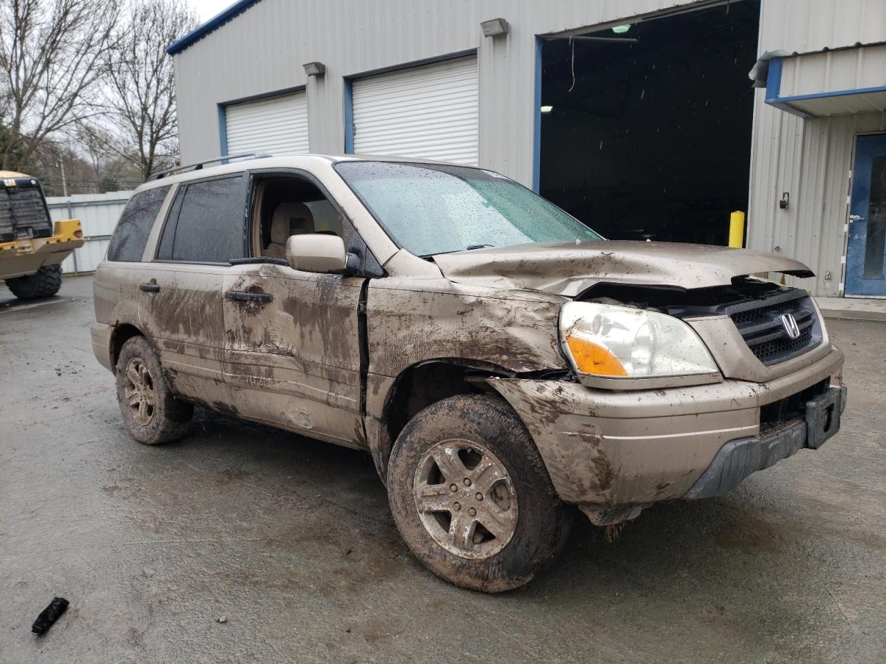 HONDA PILOT EX 2004 with VIN 2HKYF18484H623034 - Photo from auction
