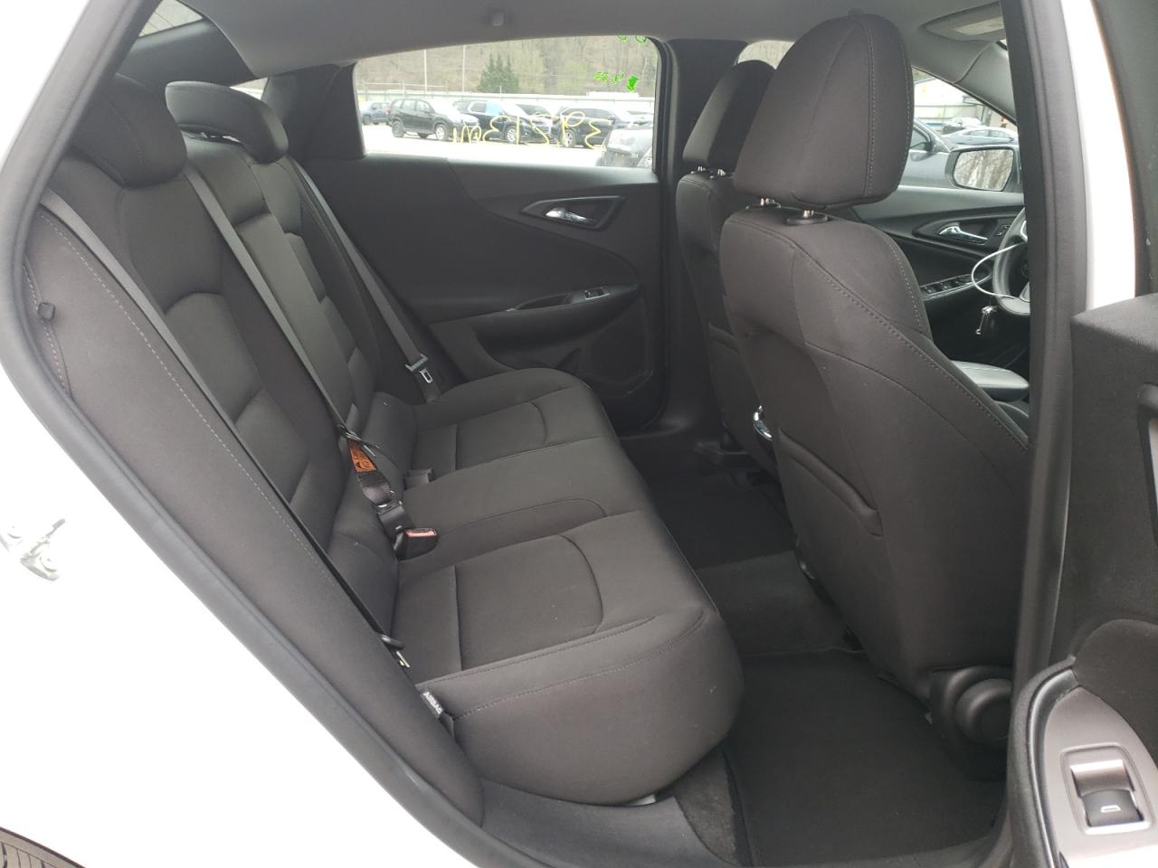 Photo 6 from auction – 2020 CHEVROLET MALIBU LT with VIN 1G1ZD5ST2LF107917