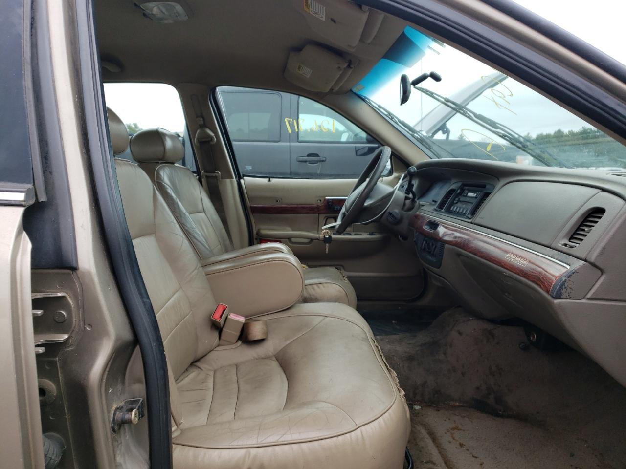 Photo 5 from auction – 2002 MERCURY GRAND MARQ with VIN 2MEFM74W02X647443
