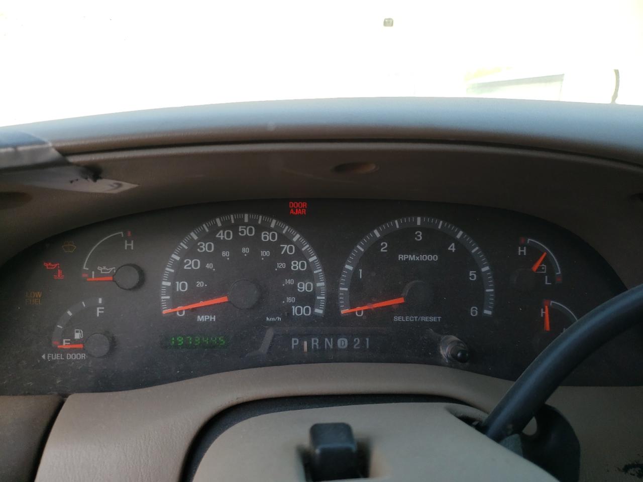Photo 8 from auction – 1999 FORD EXPEDITION with VIN 1FMRU1867XLA56032