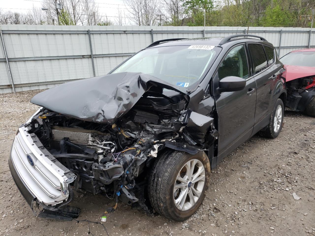 Photo 2 from auction – 2019 FORD ESCAPE SEL with VIN 1FMCU9HD1KUB76799