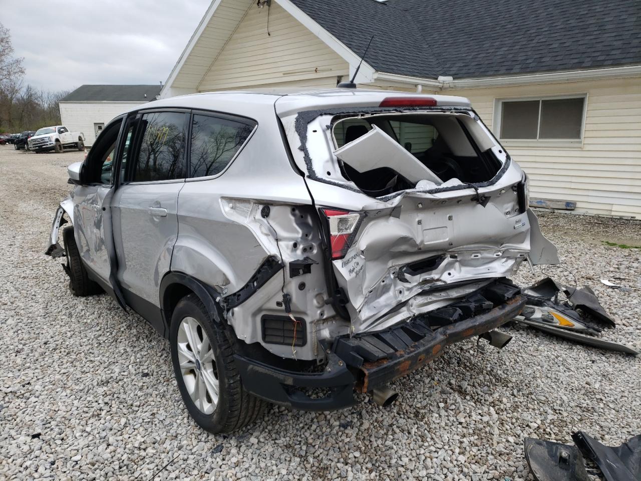 Photo 3 from auction – 2017 FORD ESCAPE SE with VIN 1FMCU9G99HUC35460