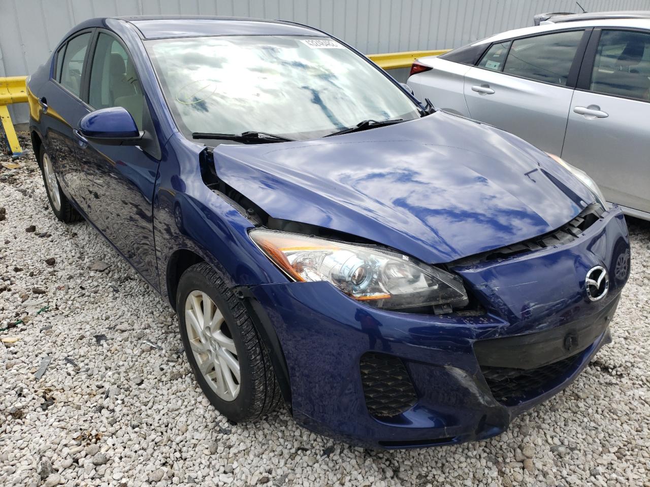 MAZDA 3 I 2012 with VIN JM1BL1V71C1656850 - Photo from auction