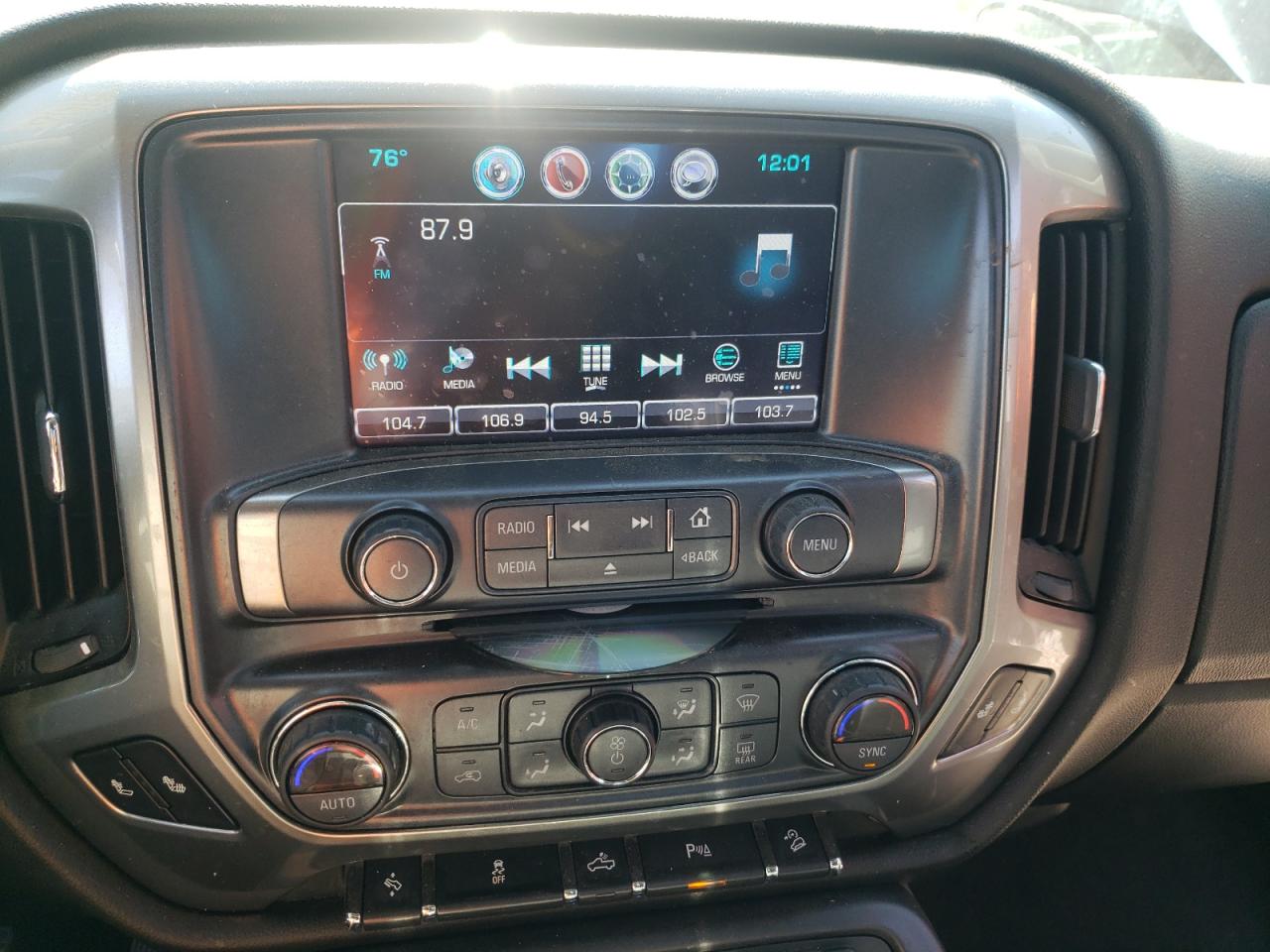 Photo 9 from auction – 2018 CHEVROLET SILVERADO with VIN 3GCUKREC8JG445991