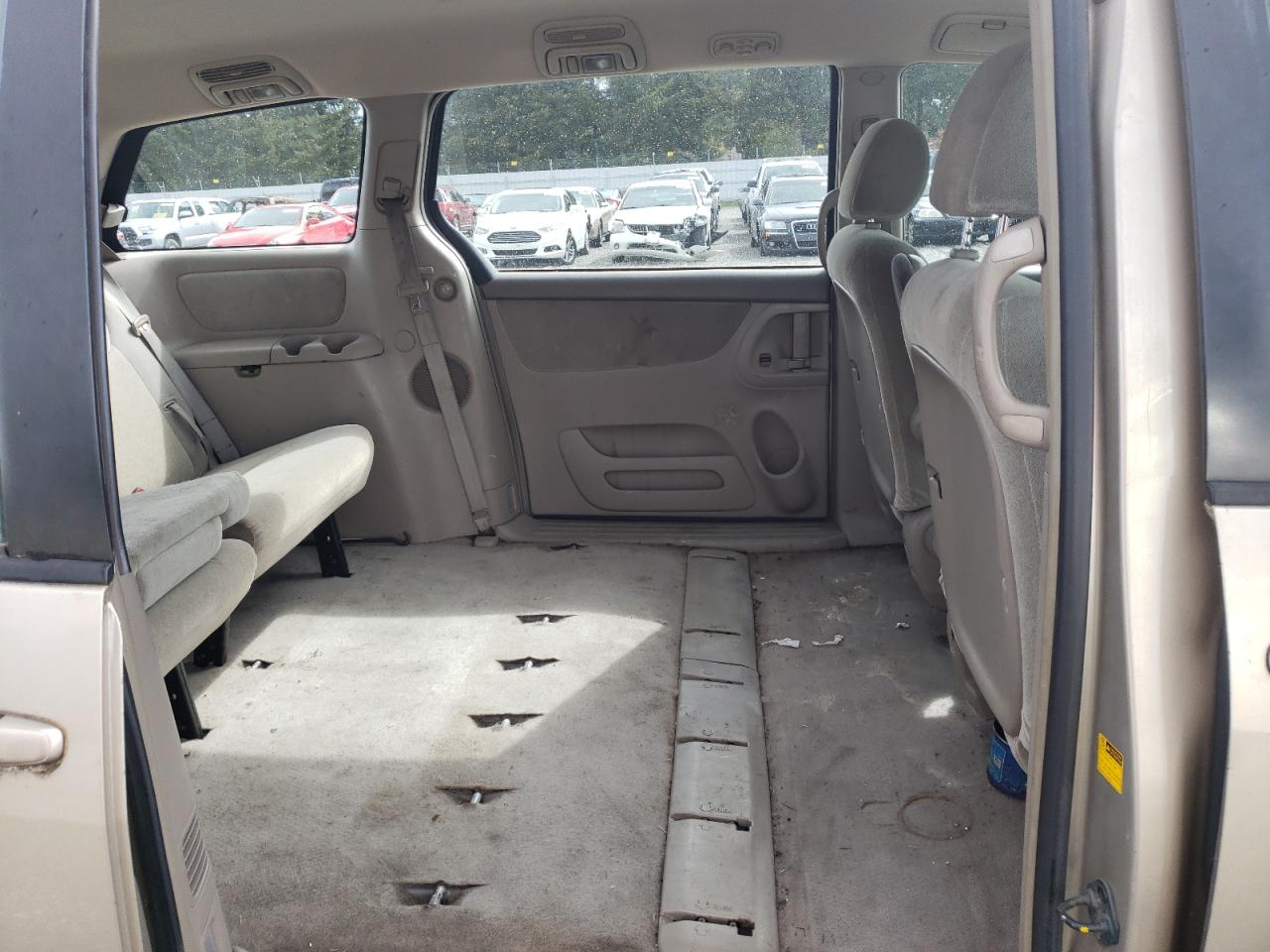 Photo 6 from auction – 2004 TOYOTA SIENNA CE with VIN 5TDZA23C24S108001