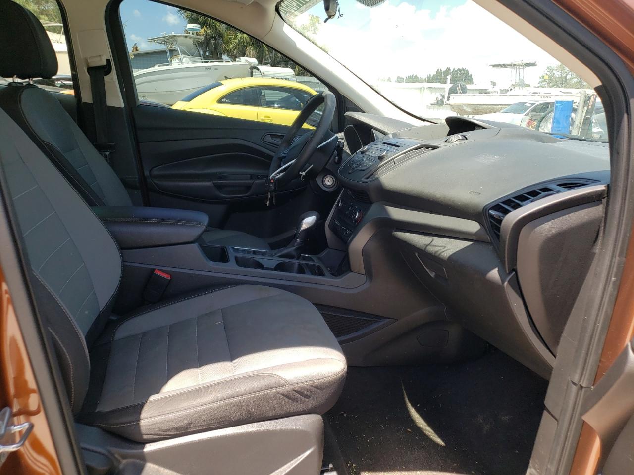 Photo 5 from auction – 2017 FORD ESCAPE S with VIN 1FMCU0F72HUE86476