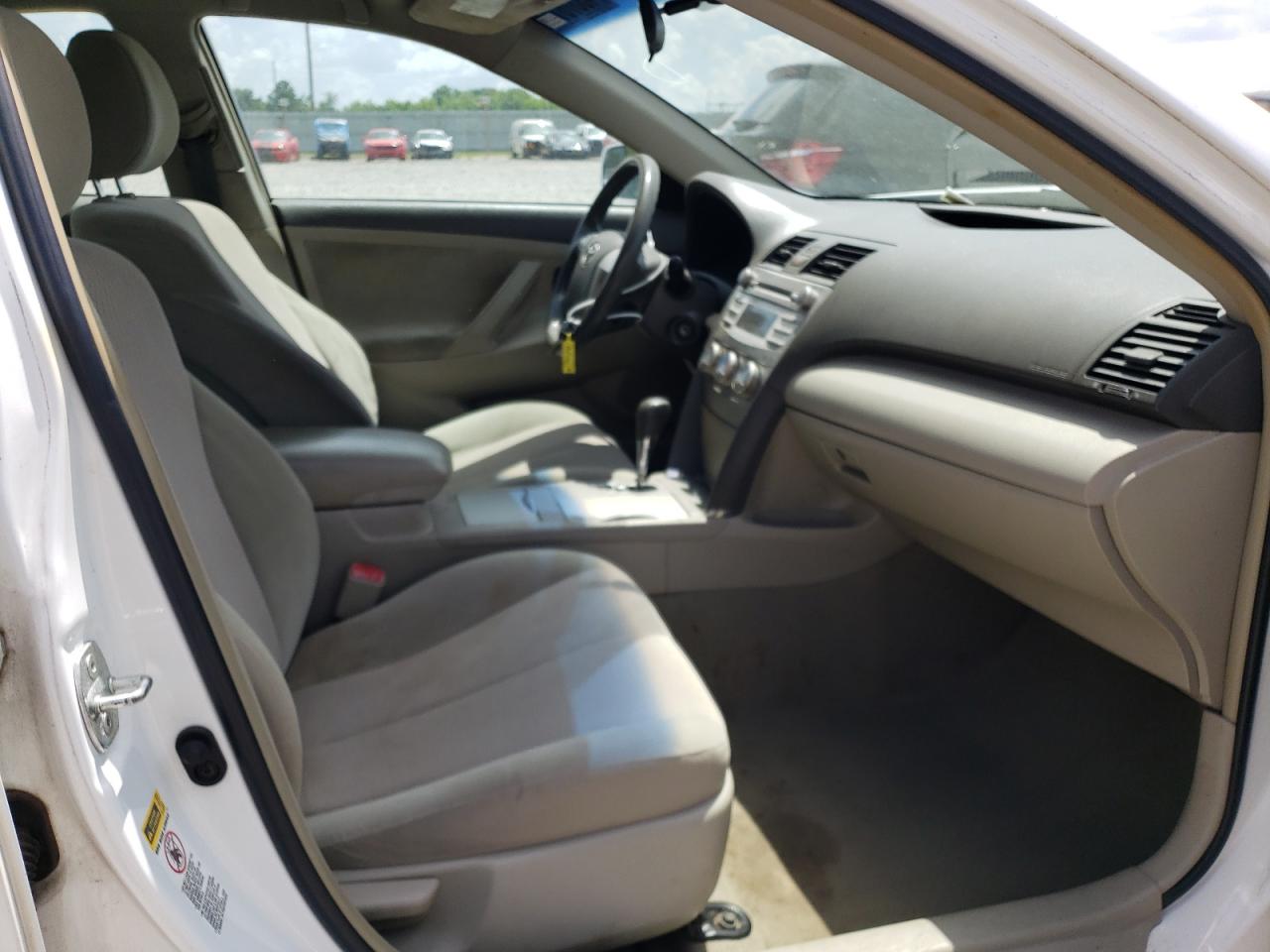 Photo 5 from auction – 2011 TOYOTA CAMRY BASE with VIN 4T1BF3EK0BU678287