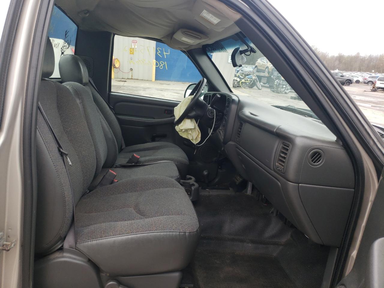 Photo 5 from auction – 2006 CHEVROLET SILVERADO with VIN 3GCEK14XX6G159044