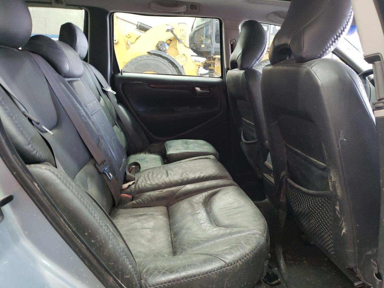 Photo 6 from auction – 2001 VOLVO V70 XC with VIN YV1SZ58D611009620