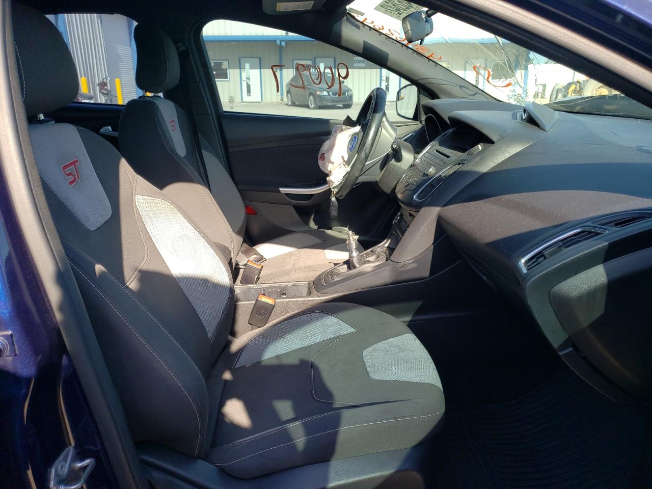 Photo 5 from auction – 2017 FORD FOCUS ST with VIN 1FADP3L93HL256593