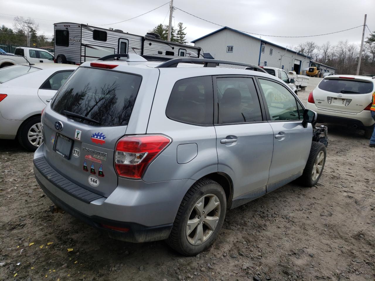 Photo 4 from auction – 2016 SUBARU FORESTER 2 with VIN JF2SJADCXGH495921