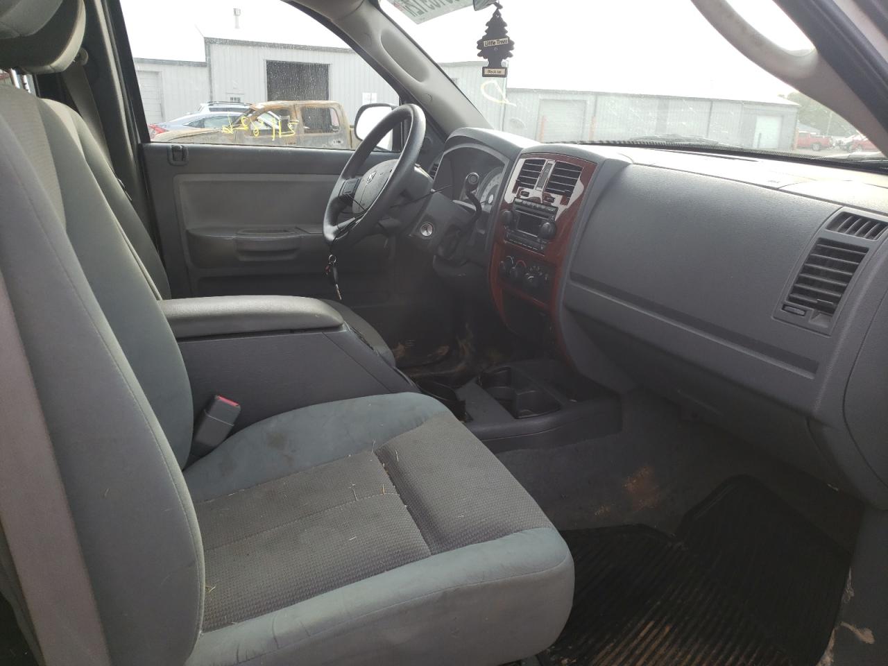 Photo 5 from auction – 2005 DODGE DAKOTA SLT with VIN 1D7HW42K05S279166