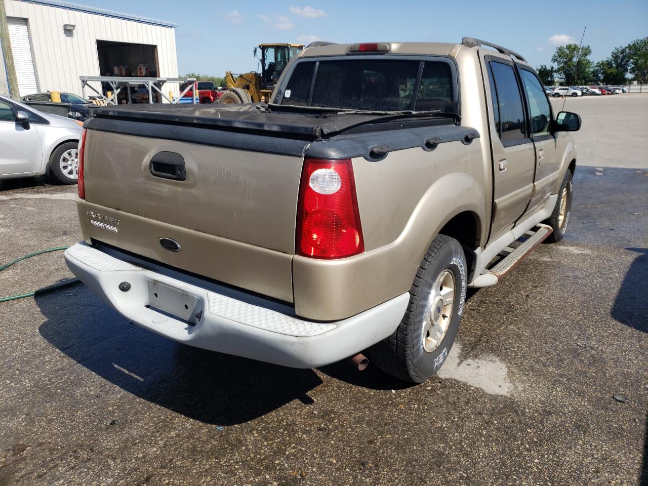 Photo 4 from auction – 2001 FORD EXPLORER S with VIN 1FMZU67E51UA21920