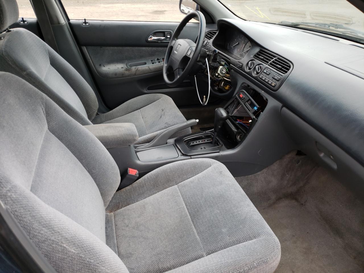 Photo 5 from auction – 1997 HONDA ACCORD LX with VIN 1HGCD5638VA049045