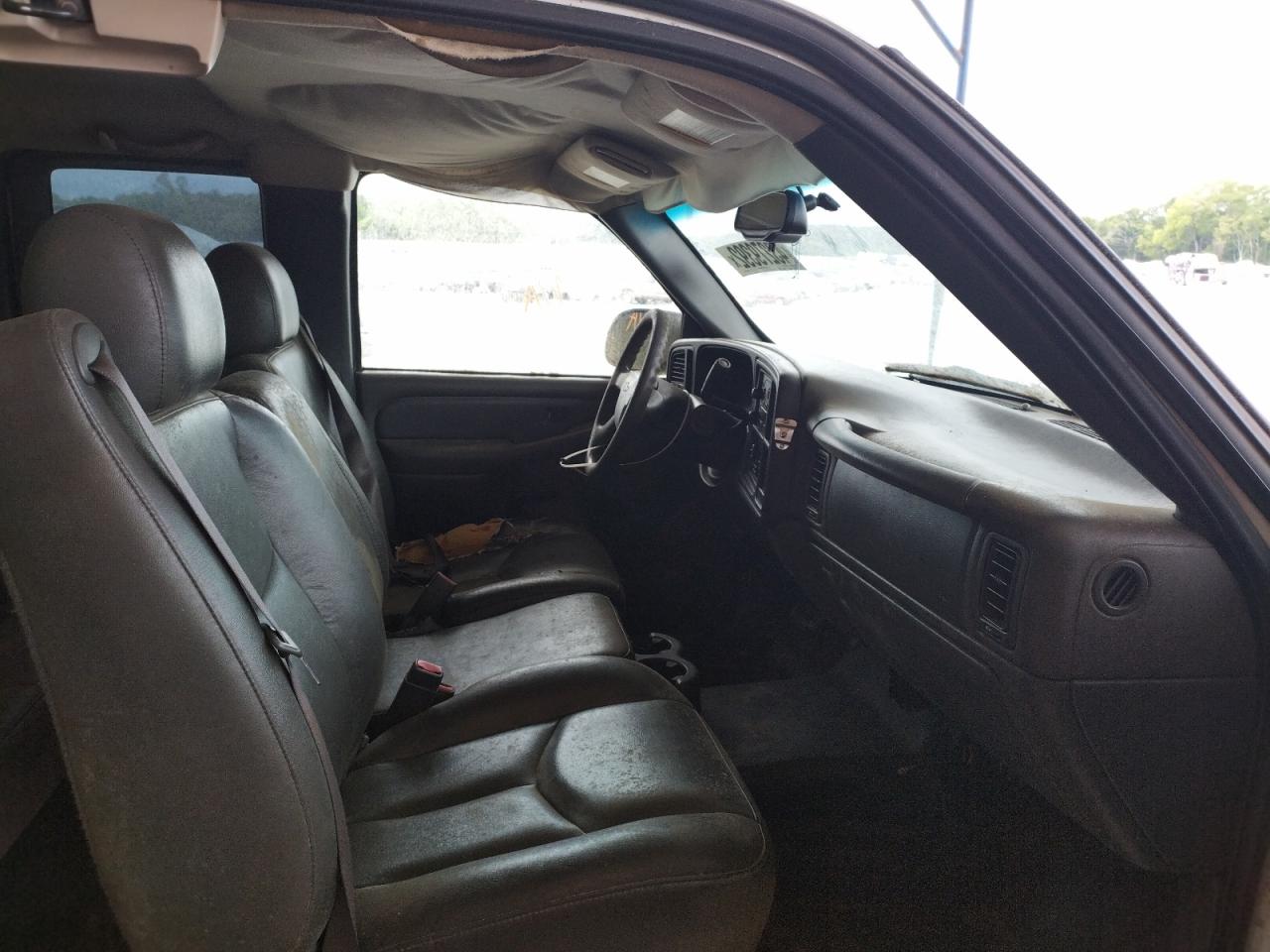 Photo 5 from auction – 2004 CHEVROLET SILVERADO with VIN 1GCEC19X94Z102594