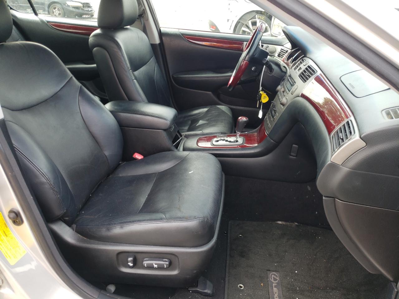 Photo 5 from auction – 2005 LEXUS ES 330 with VIN JTHBA30G555112290