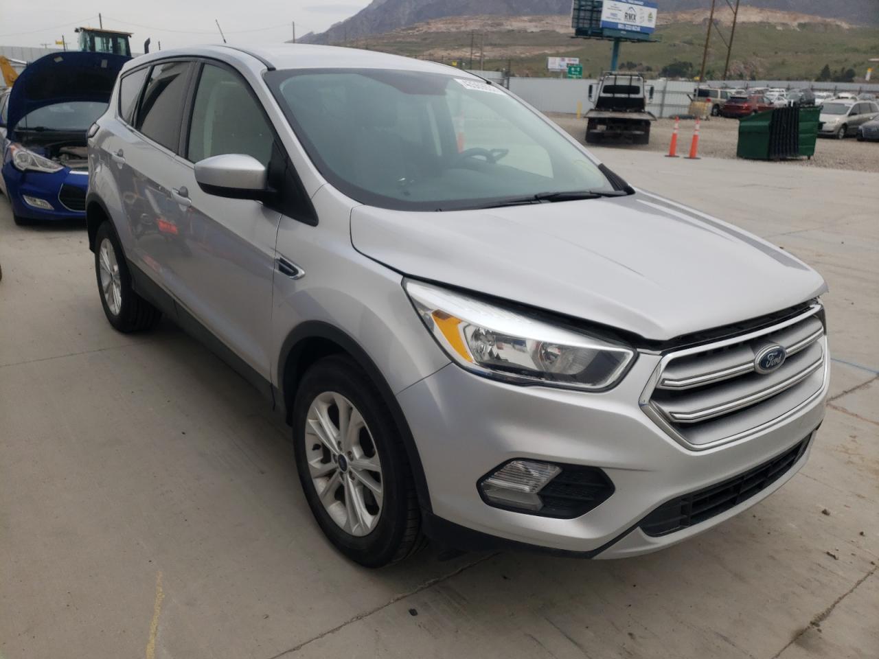 FORD ESCAPE SE 2017 with VIN 1FMCU9GD0HUC25811 - Photo from auction