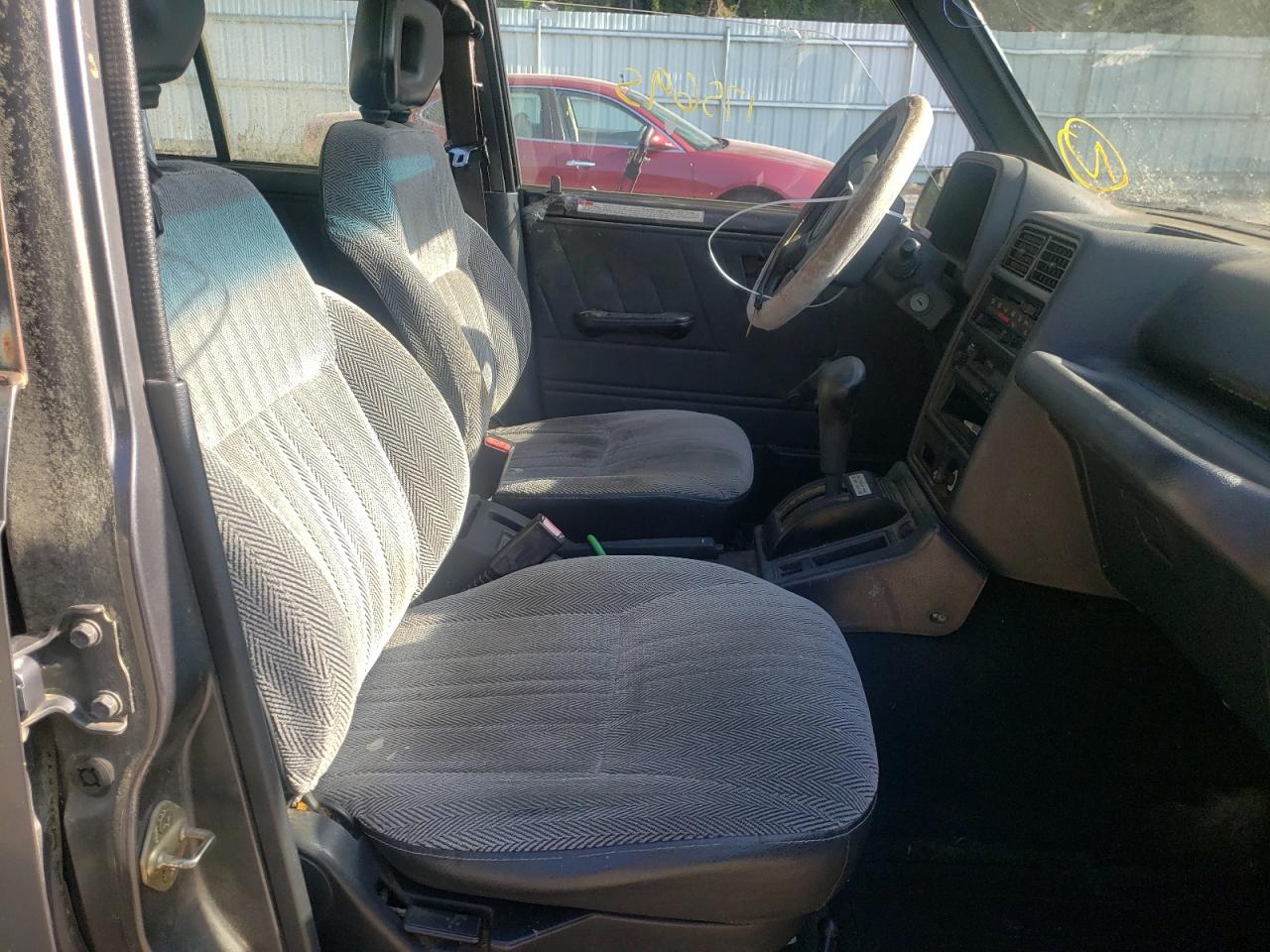Photo 5 from auction – 1994 SUZUKI SIDEKICK J with VIN 2S3TE02V8R6413197