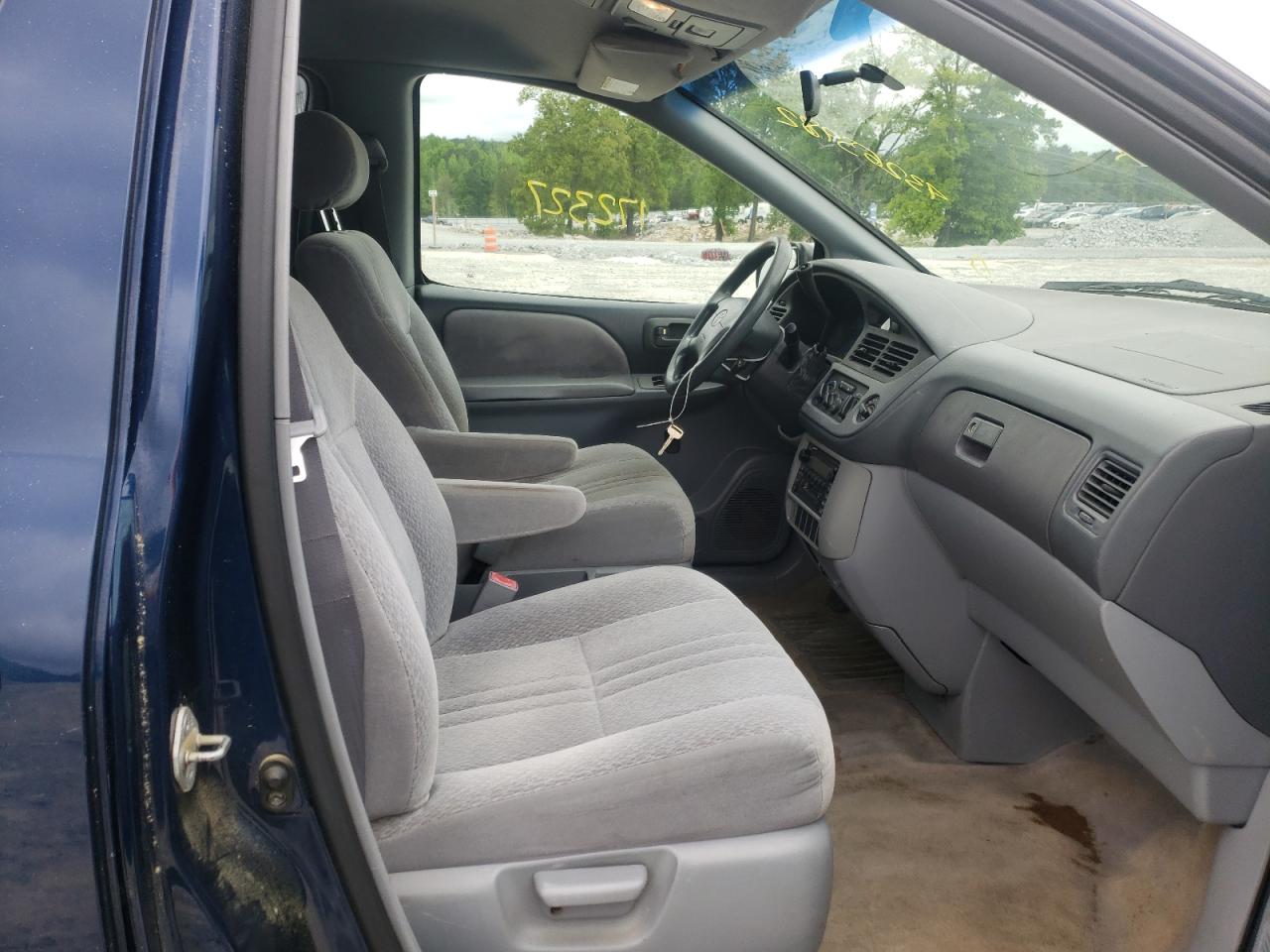 Photo 5 from auction – 2002 TOYOTA SIENNA CE with VIN 4T3ZF19C02U420395