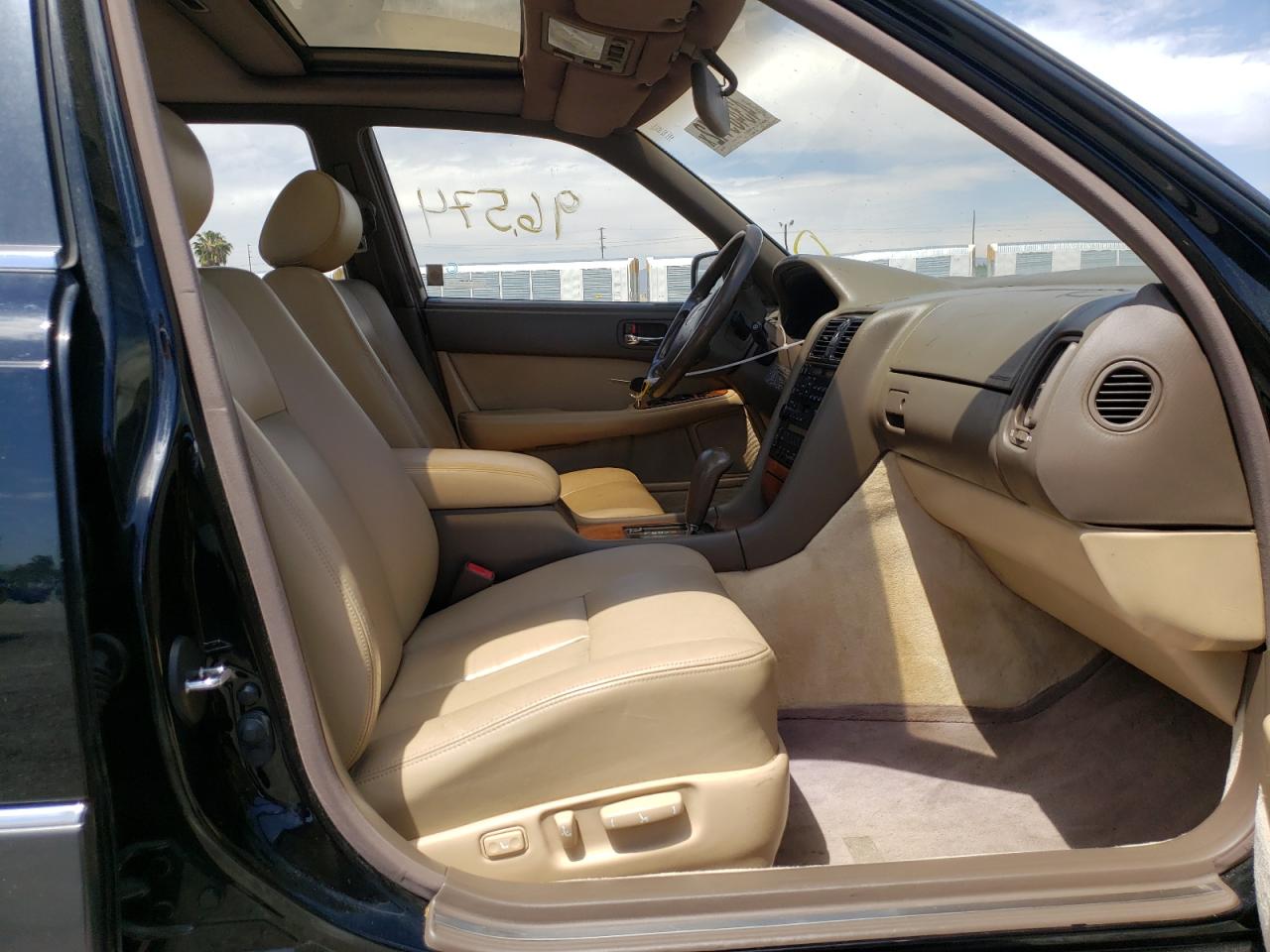 Photo 5 from auction – 1993 LEXUS LS 400 with VIN JT8UF11E8P0185018