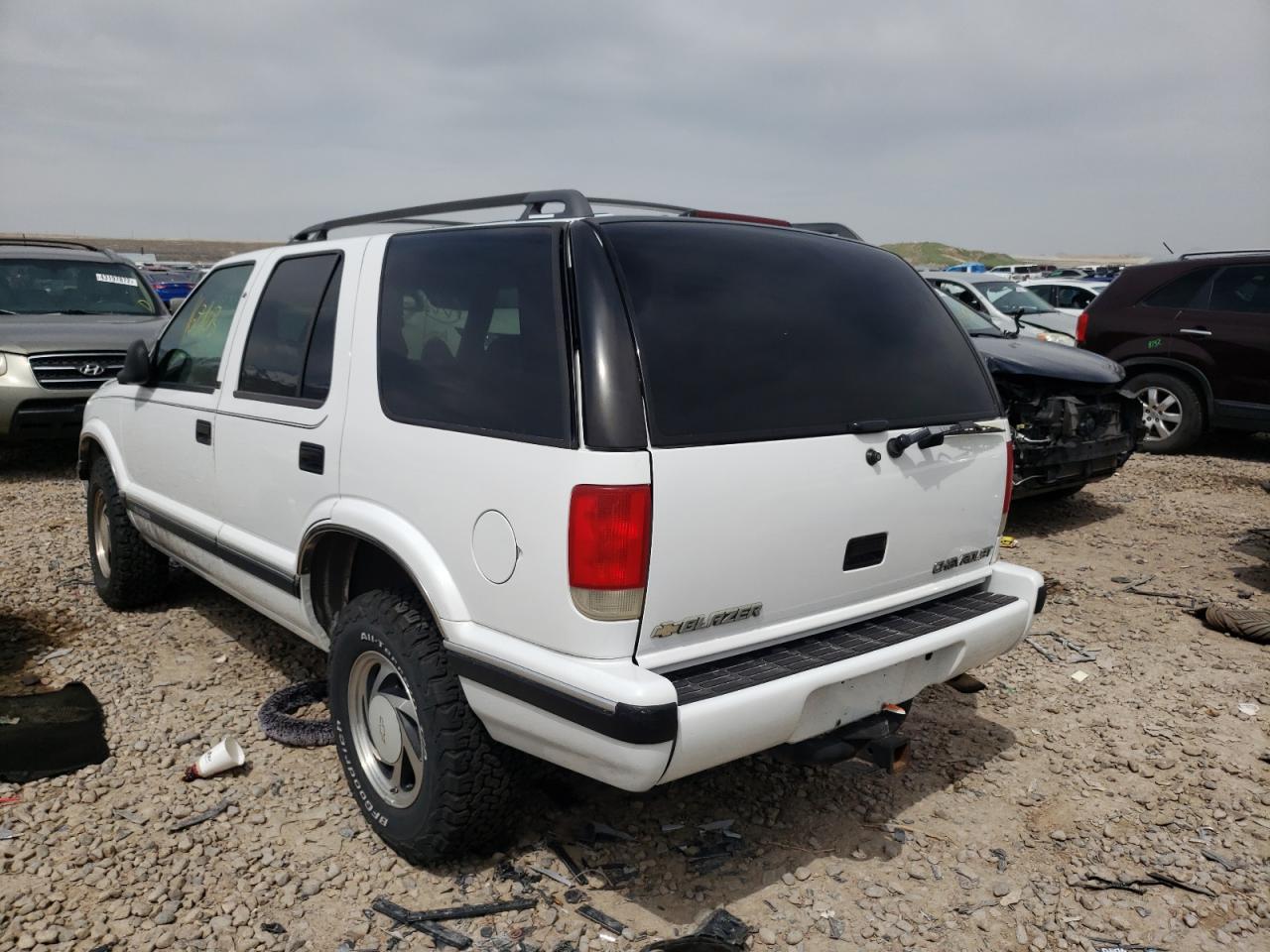 Photo 3 from auction – 1997 CHEVROLET BLAZER with VIN 1GNDT13WXV2179584