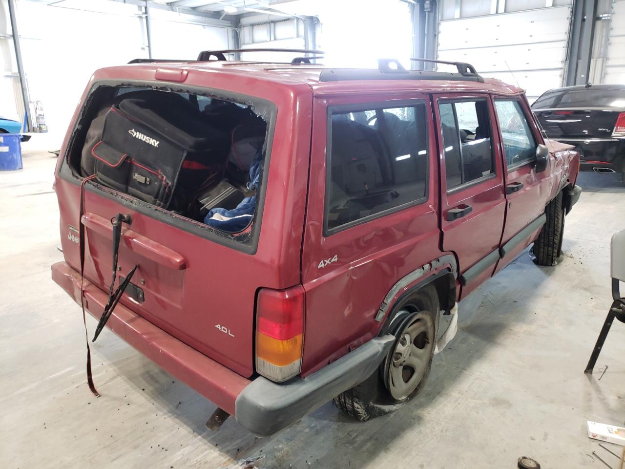 Photo 4 from auction – 1999 JEEP CHEROKEE S with VIN 1J4FF68S7XL585566