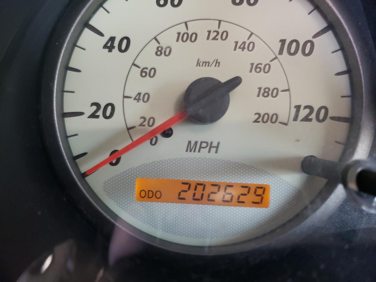 Photo 8 from auction – 2003 TOYOTA RAV4 with VIN JTEGH20V530118334