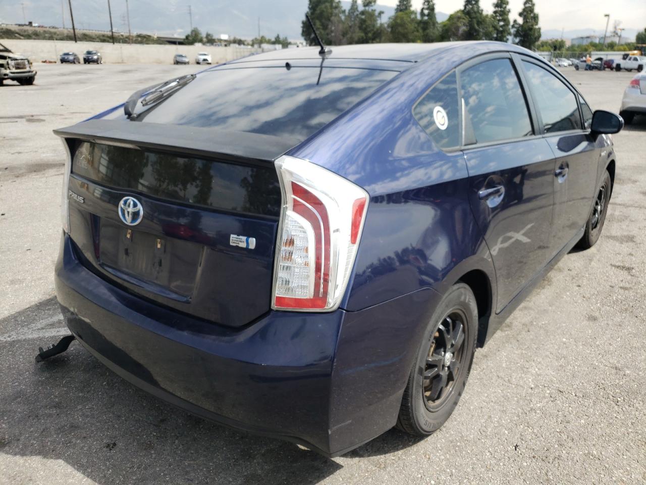 Photo 4 from auction – 2013 TOYOTA PRIUS with VIN JTDKN3DU1D0348324