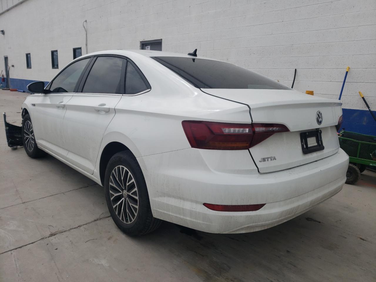 Photo 3 from auction – 2019 VOLKSWAGEN JETTA SEL with VIN 3VWEB7BU7KM272356