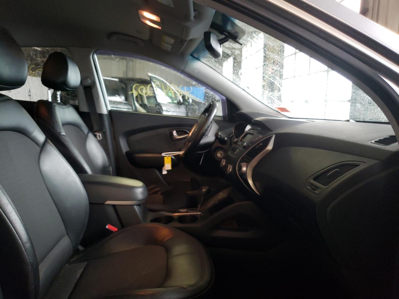 Photo 5 from auction – 2012 HYUNDAI TUCSON GLS with VIN KM8JUCAC3CU374677