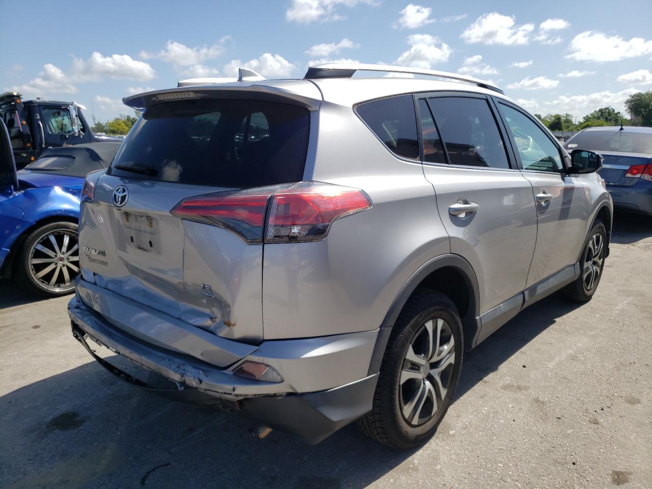 Photo 4 from auction – 2016 TOYOTA RAV4 LE with VIN 2T3BFREV8GW422104