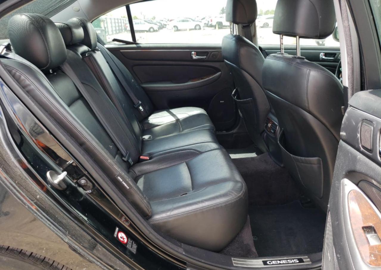 Photo 6 from auction – 2011 HYUNDAI GENESIS 4. with VIN KMHGC4DF1BU121008