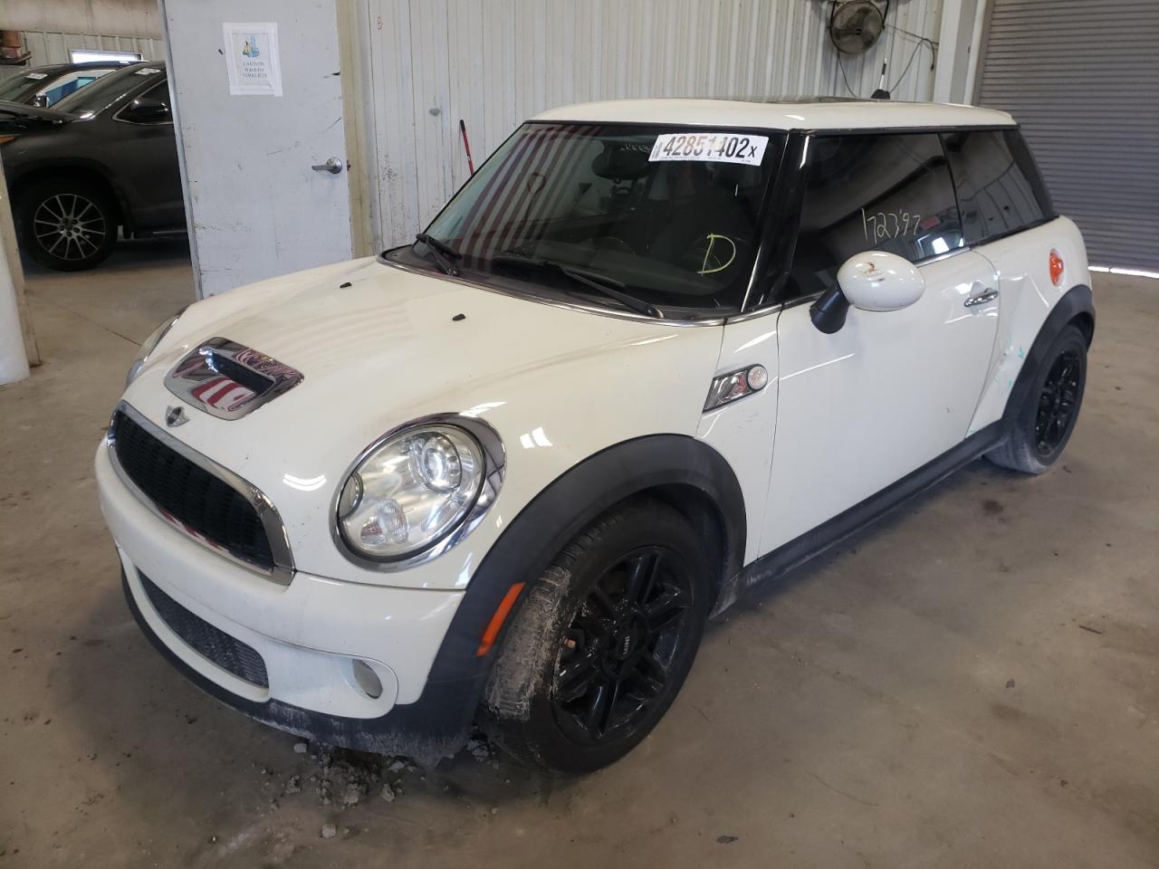 Photo 2 from auction – 2007 MINI COOPER S with VIN WMWMF735X7TL87808
