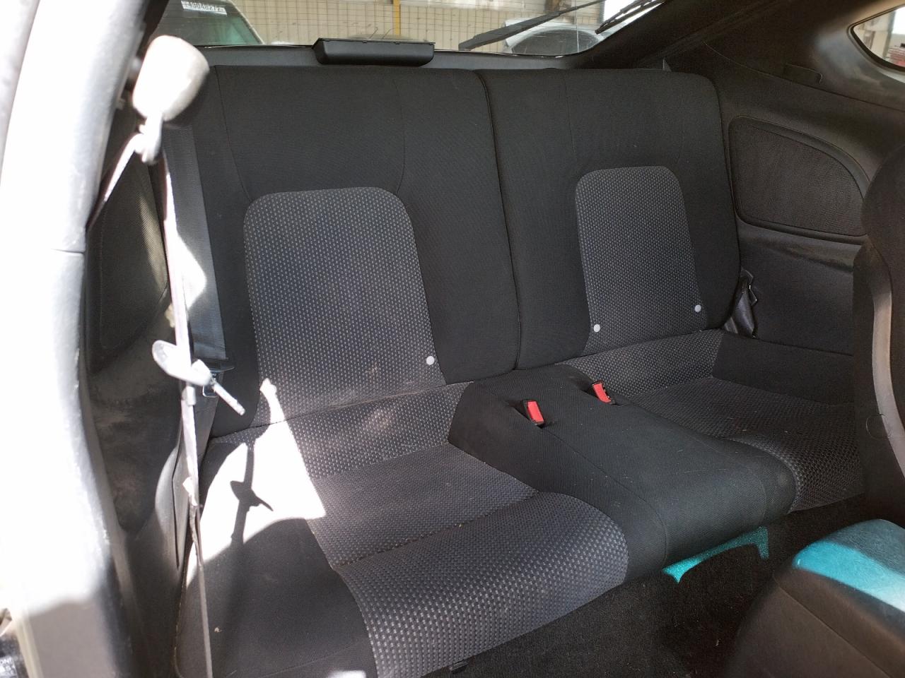 Photo 6 from auction – 2003 HYUNDAI TIBURON with VIN KMHHM65D23U036500