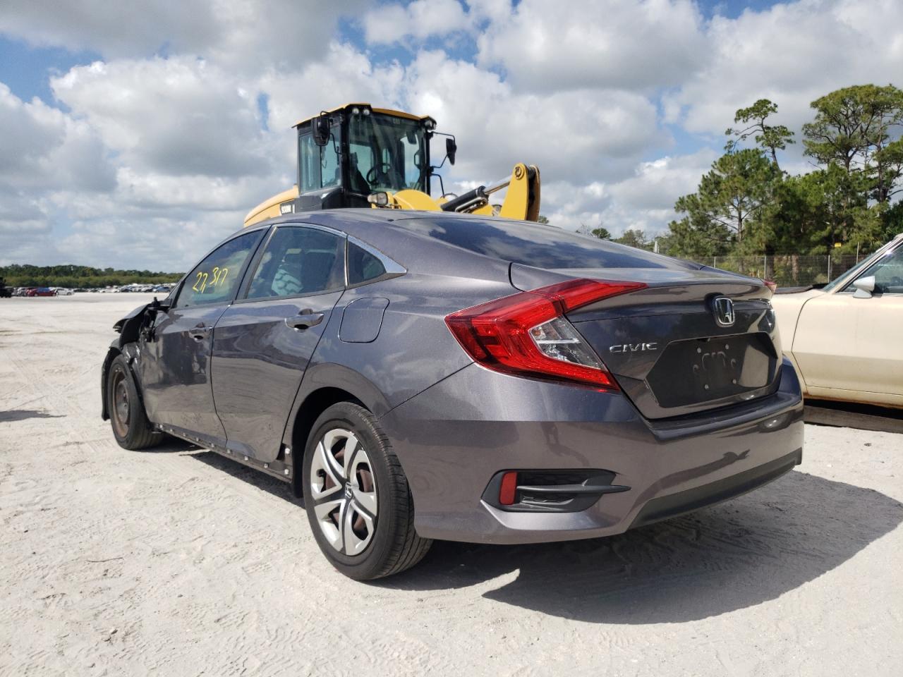 Photo 3 from auction – 2017 HONDA CIVIC LX with VIN 19XFC2F51HE050604