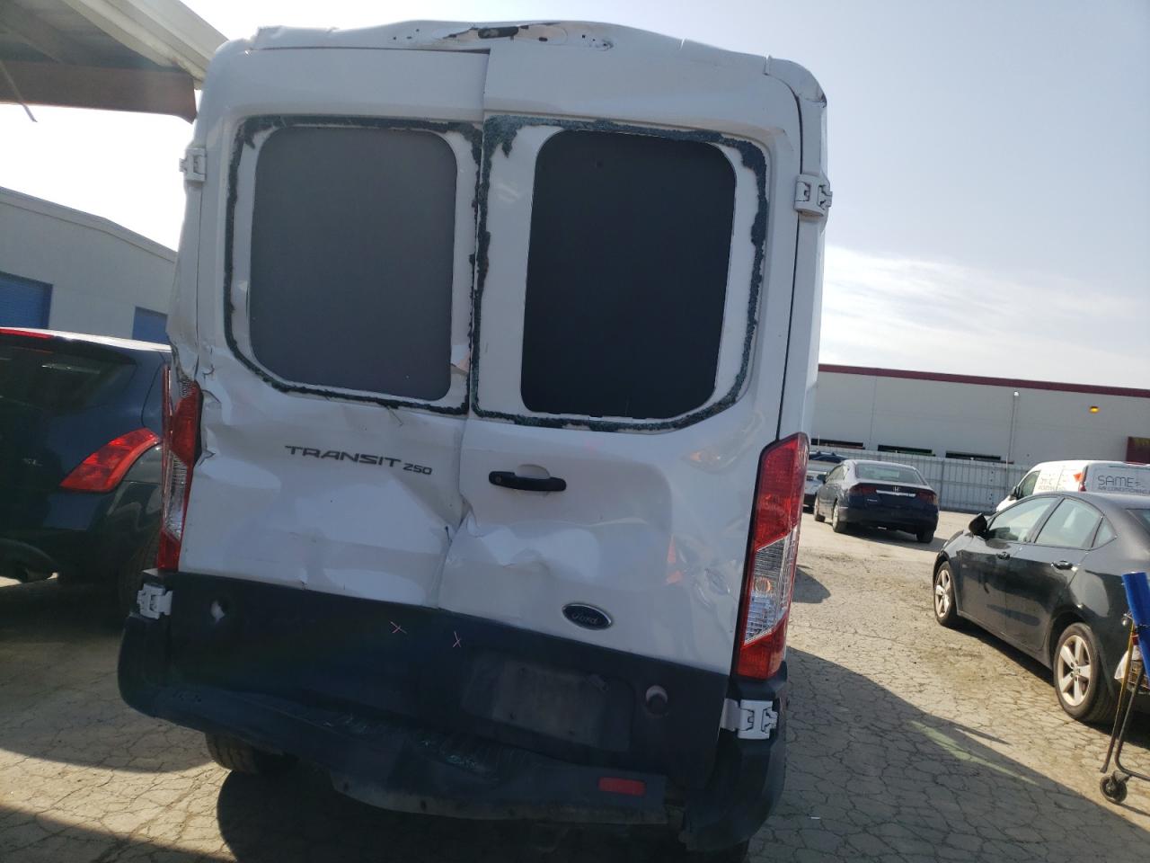 Photo 9 from auction – 2019 FORD TRANSIT T- with VIN 1FTYR2CM0KKB65234