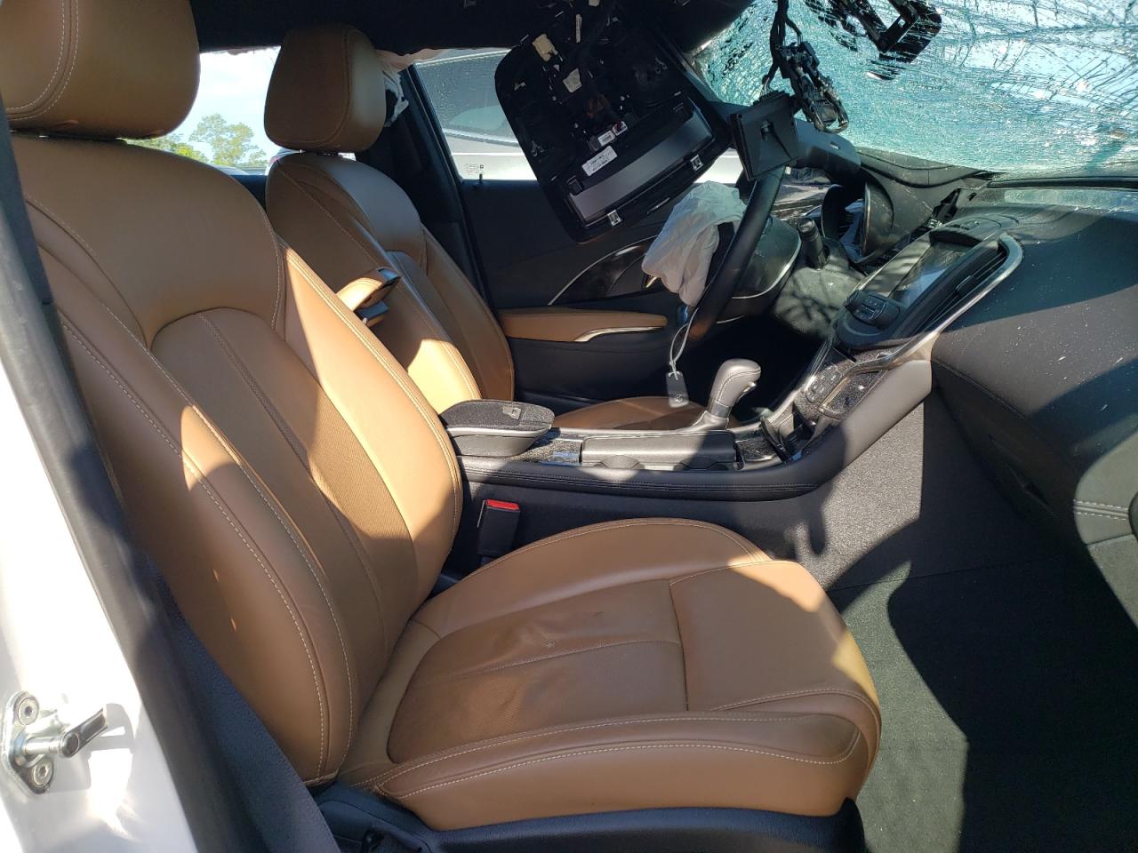Photo 5 from auction – 2016 BUICK LACROSSE P with VIN 1G4GD5G30GF100196