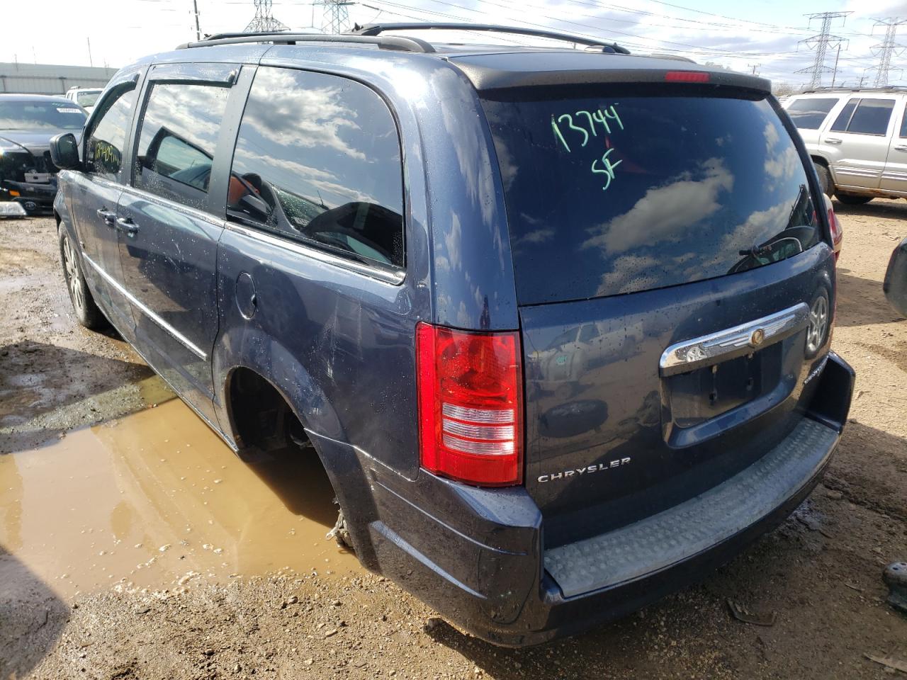 Photo 3 from auction – 2009 CHRYSLER TOWN & COU with VIN 2A8HR54189R670707