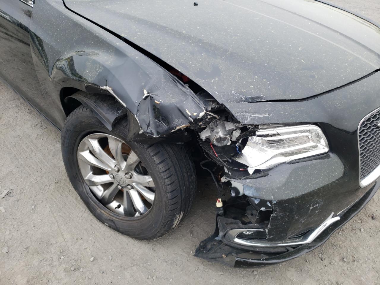 Photo 9 from auction – 2016 CHRYSLER 300C with VIN 2C3CCAKG1GH253049