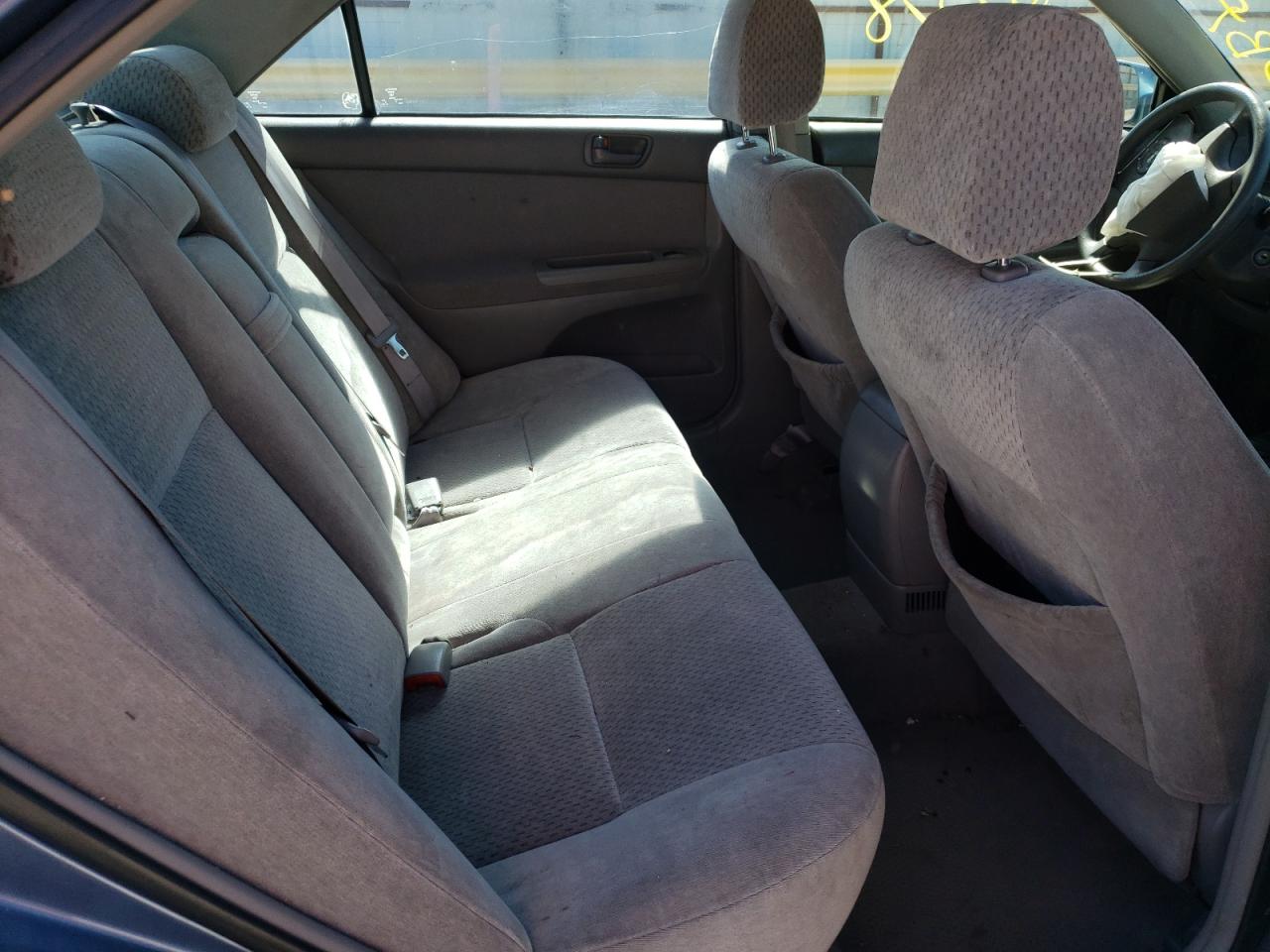 Photo 6 from auction – 2004 TOYOTA CAMRY with VIN 4T1BE32KX4U922828
