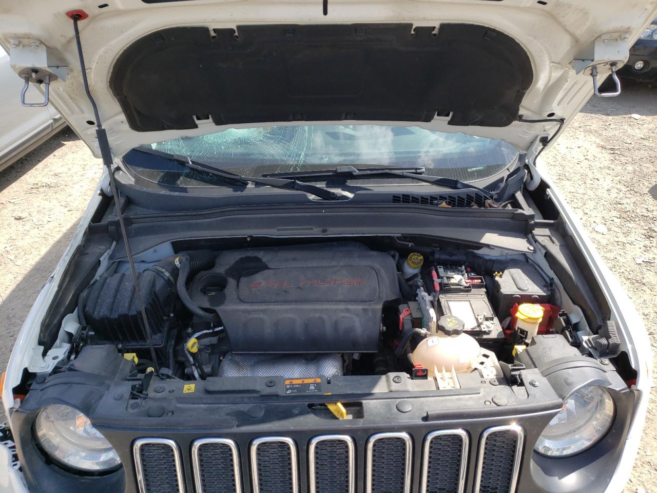 Photo 12 from auction – 2018 JEEP RENEGADE L with VIN ZACCJBBBXJPH03847