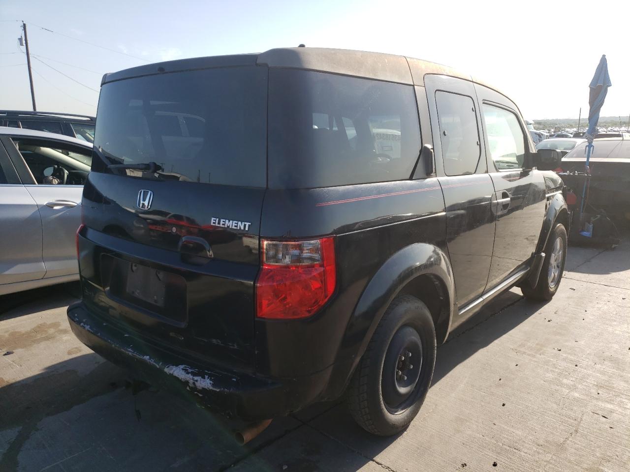 Photo 4 from auction – 2003 HONDA ELEMENT DX with VIN 5J6YH28243L008404