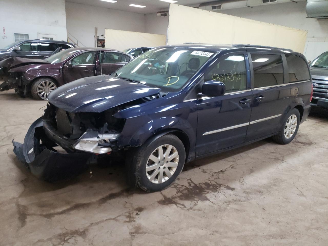 Photo 2 from auction – 2016 CHRYSLER TOWN & COU with VIN 2C4RC1BG7GR147947